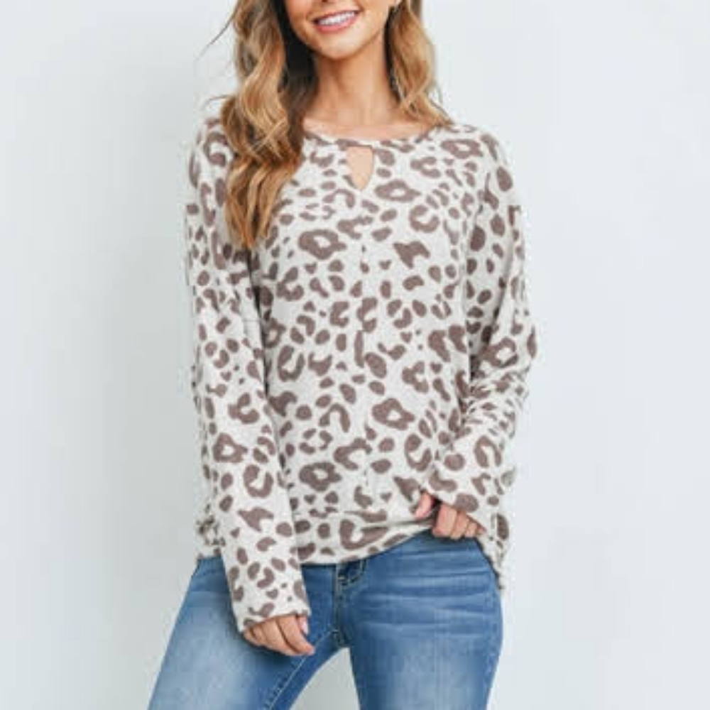 🎉B.O.G.O Keyhole Neckline Leopard Top | Ivory Brown | NWT - Picture 2 of 6